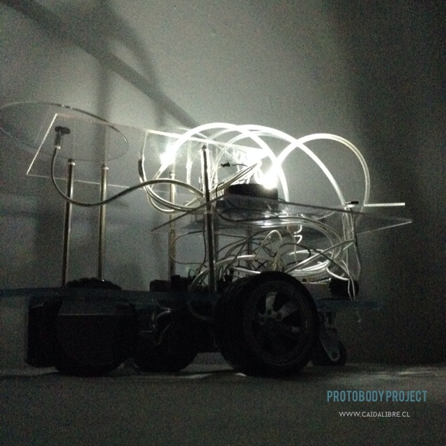 Protobody,cuerpo y tecnología en chile,movimiento,cuerpo y tecnología,hardware,Arduino,robótica,máquinas,machines,màquines,Hangar,Fondart,Metabody,dones artistes,dones art i tecnologia