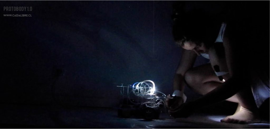 Protobody,cuerpo y tecnología en chile,movimiento,cuerpo y tecnología,hardware,Arduino,robótica,máquinas,machines,màquines,Hangar,Fondart,Metabody,dones artistes,dones art i tecnologia